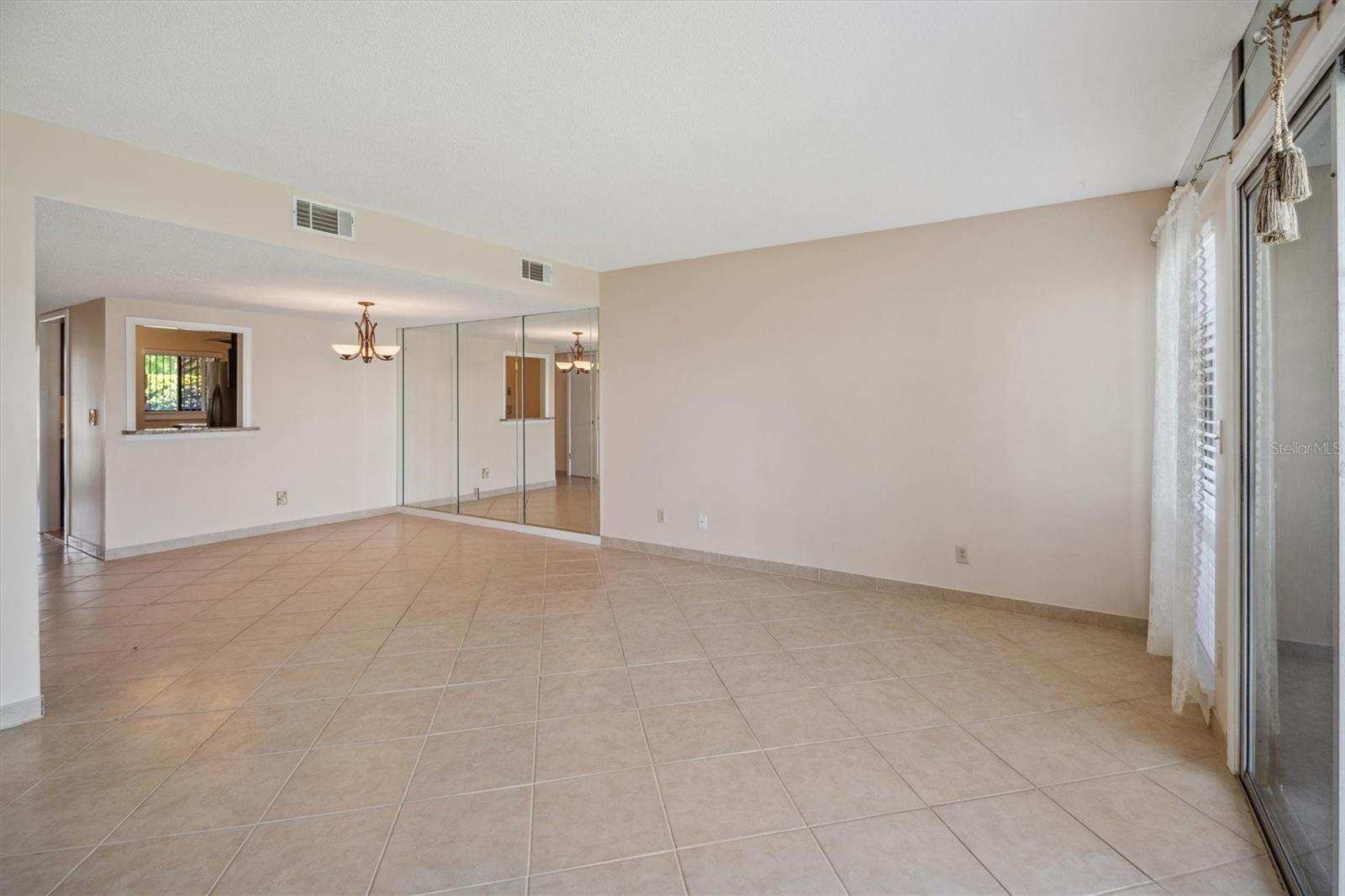 Image 11 of 38 For 44 Club House Drive 105