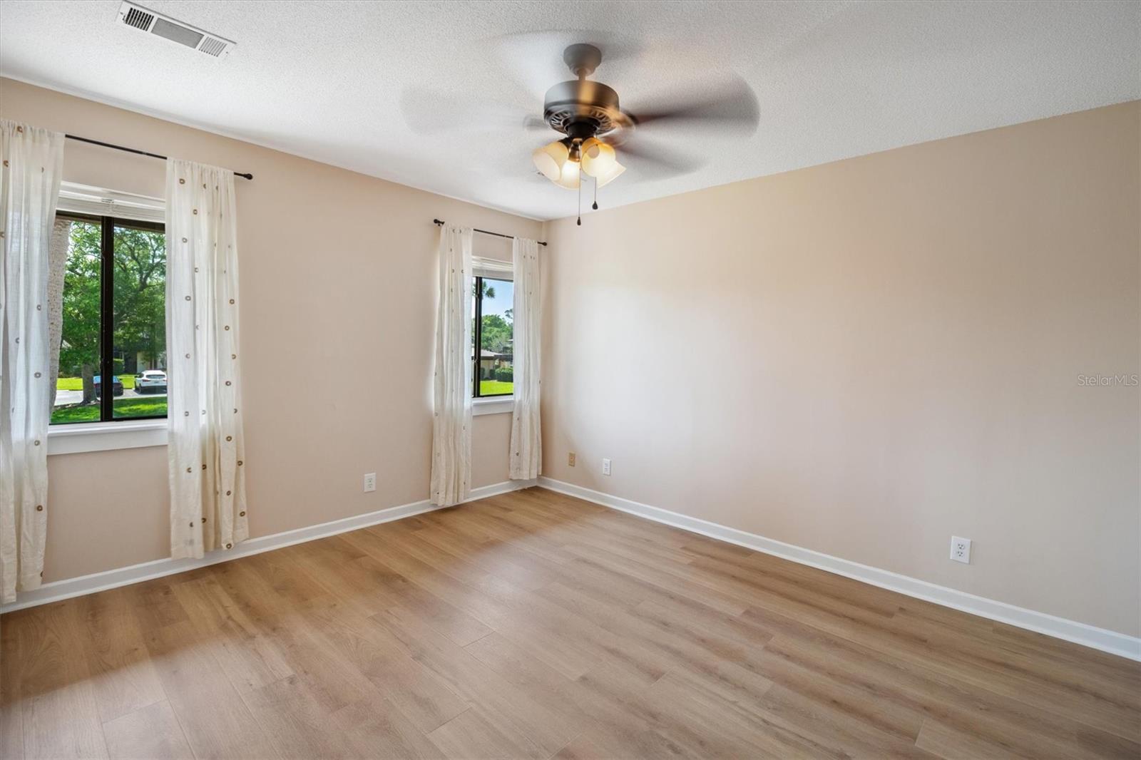 Image 15 of 38 For 44 Club House Drive 105