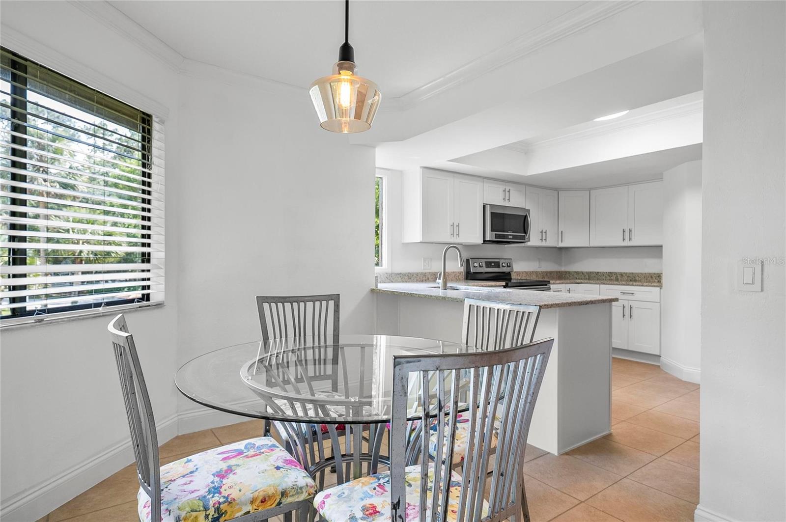 Image 13 of 55 For 8 Oakmont Court 0