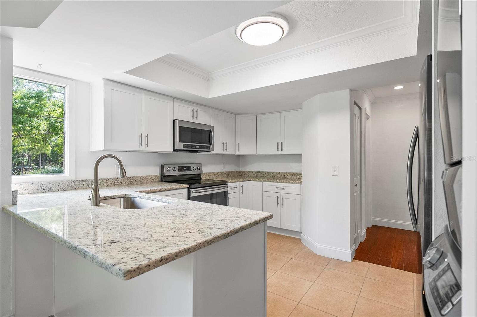 Image 16 of 55 For 8 Oakmont Court 0