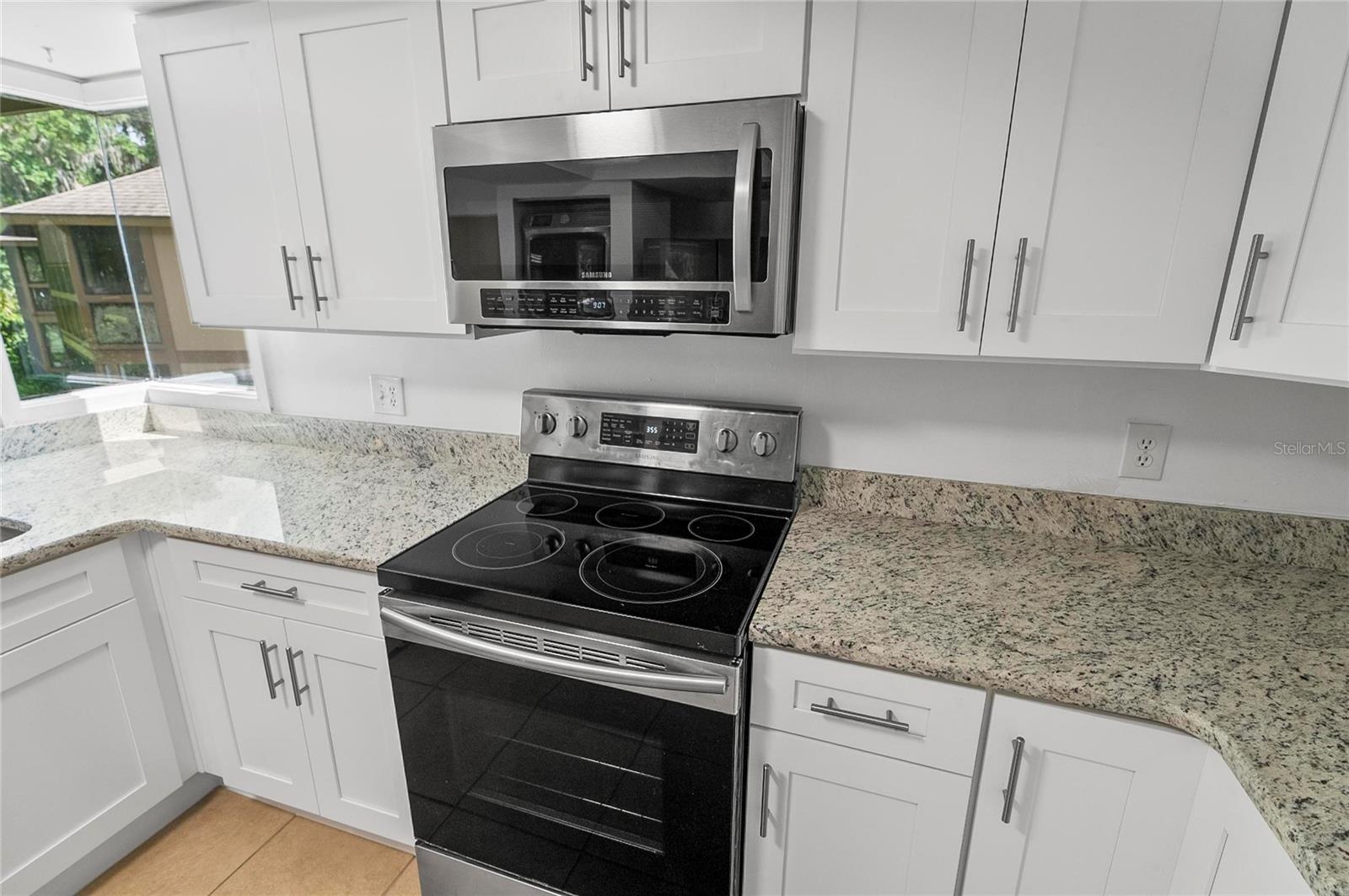 Image 20 of 55 For 8 Oakmont Court 0