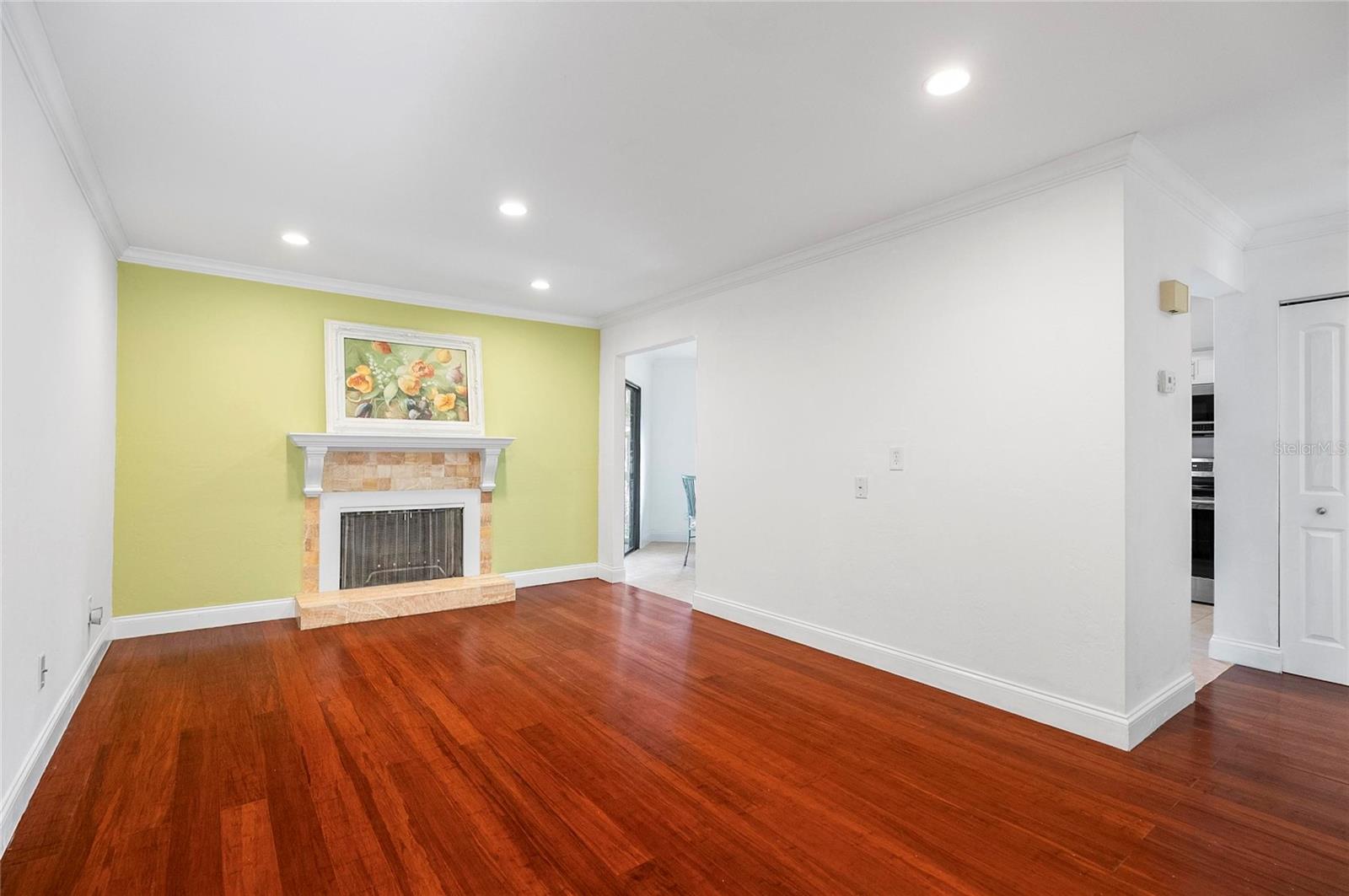 Image 25 of 55 For 8 Oakmont Court 0