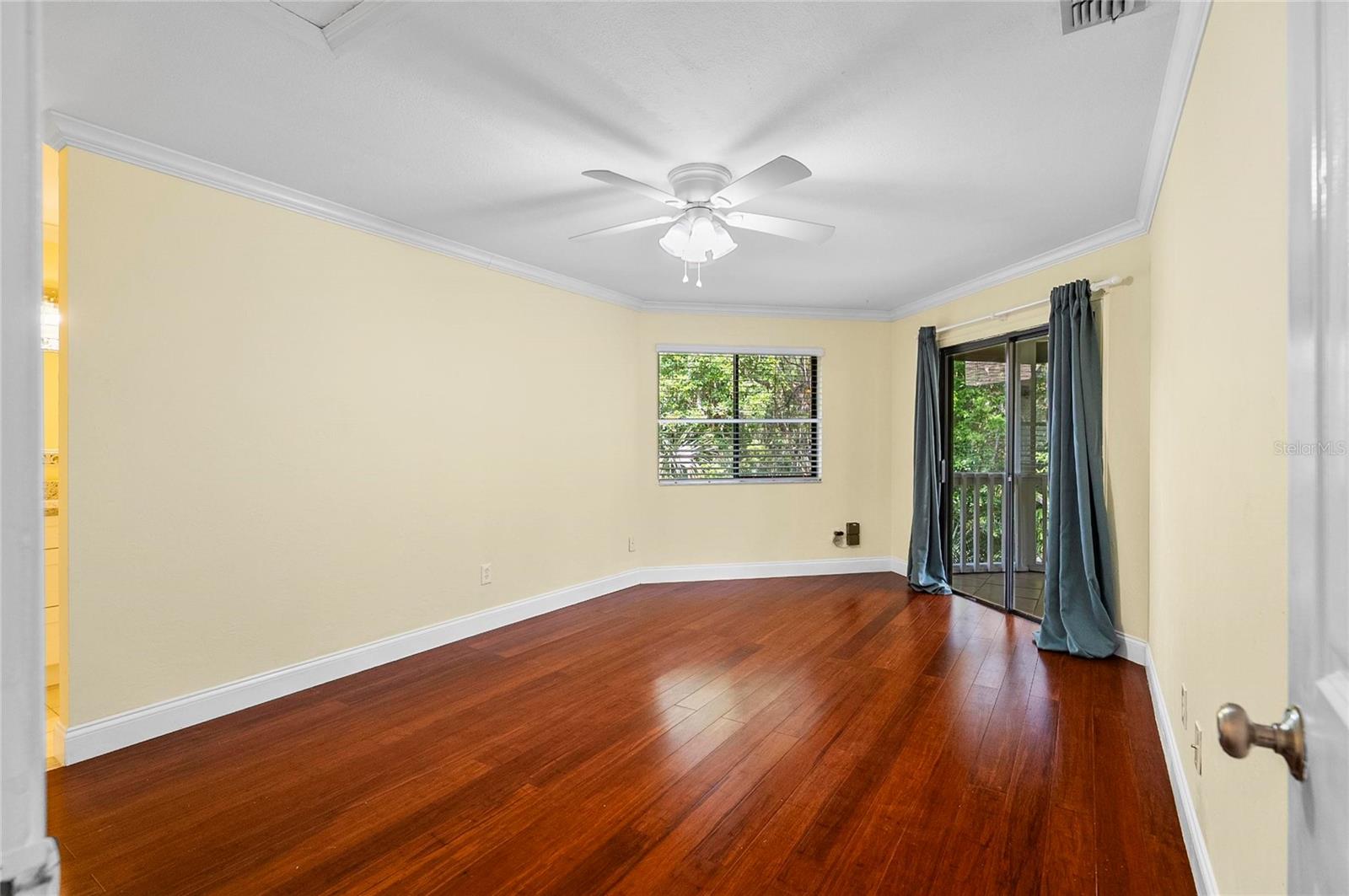 Image 28 of 55 For 8 Oakmont Court 0
