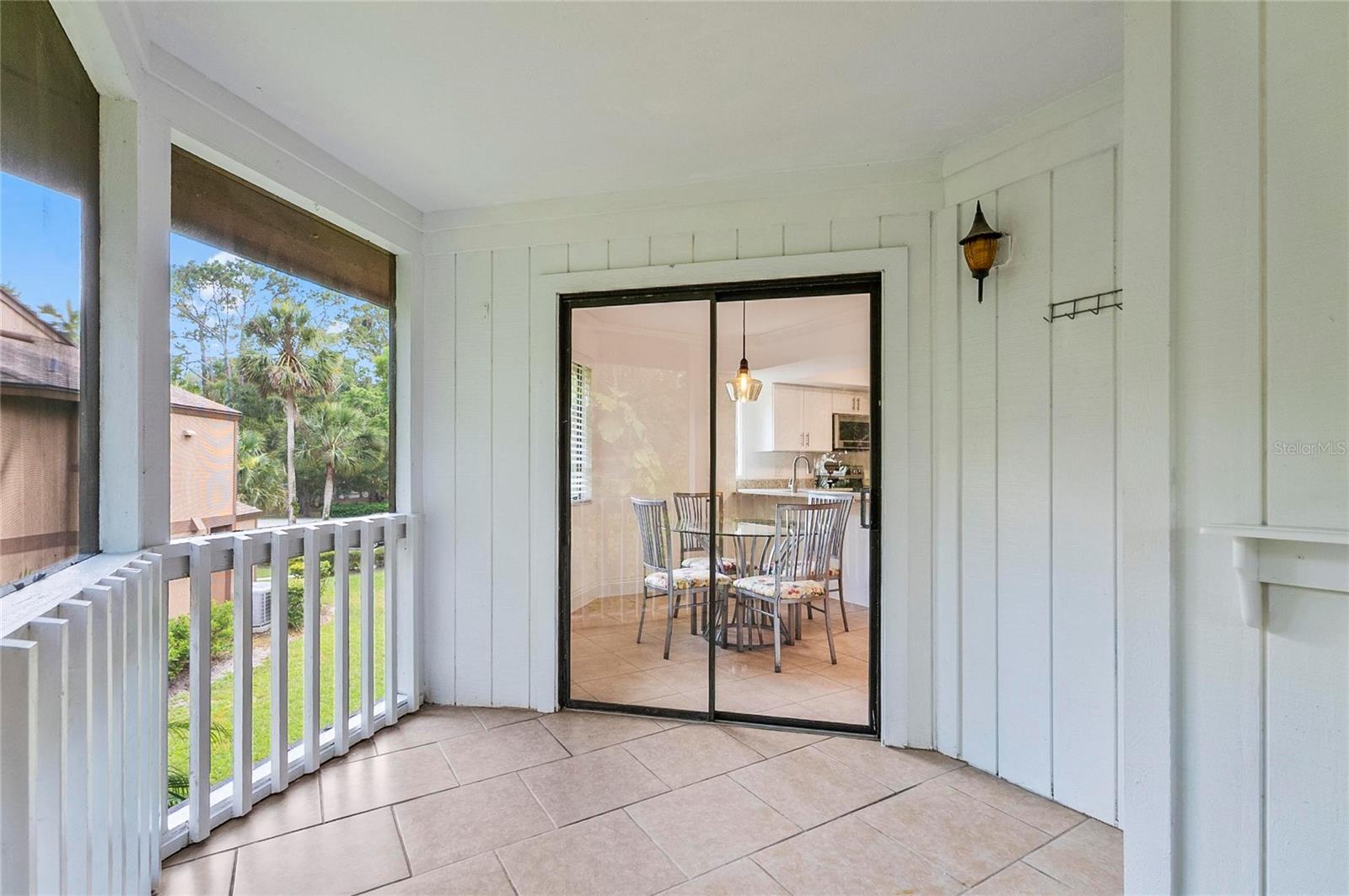 Image 33 of 55 For 8 Oakmont Court 0
