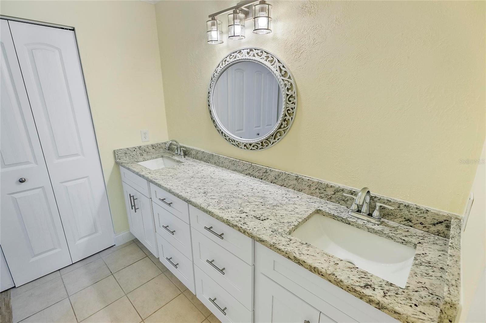 Image 38 of 55 For 8 Oakmont Court 0