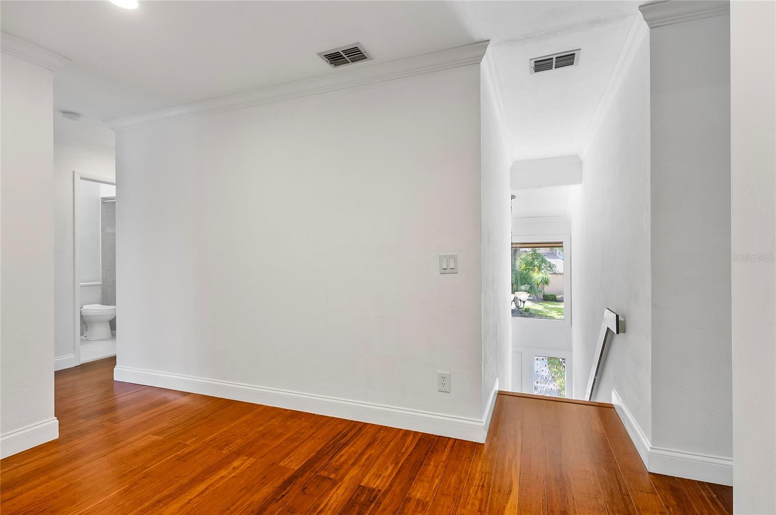 Image 40 of 55 For 8 Oakmont Court 0