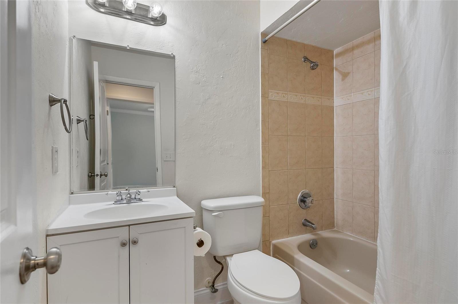 Image 43 of 55 For 8 Oakmont Court 0