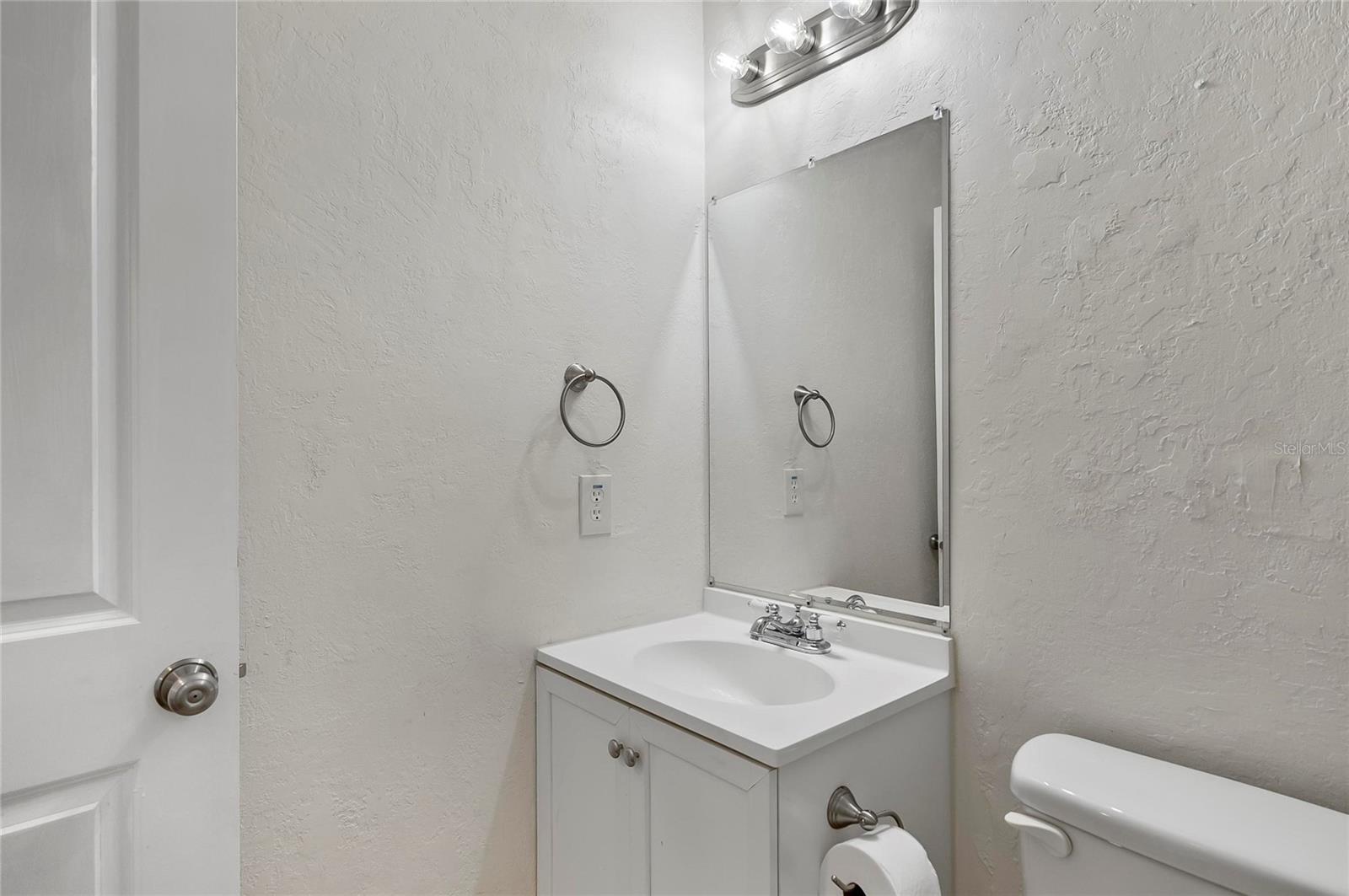 Image 44 of 55 For 8 Oakmont Court 0
