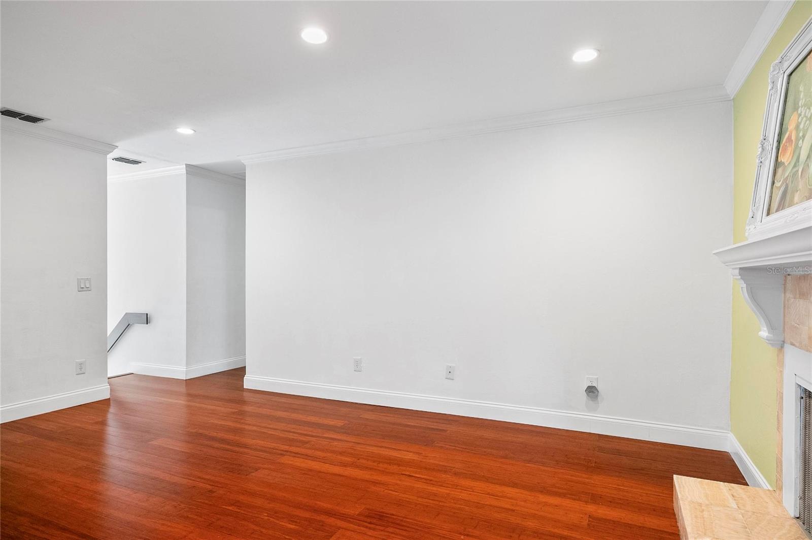 Image 9 of 55 For 8 Oakmont Court 0