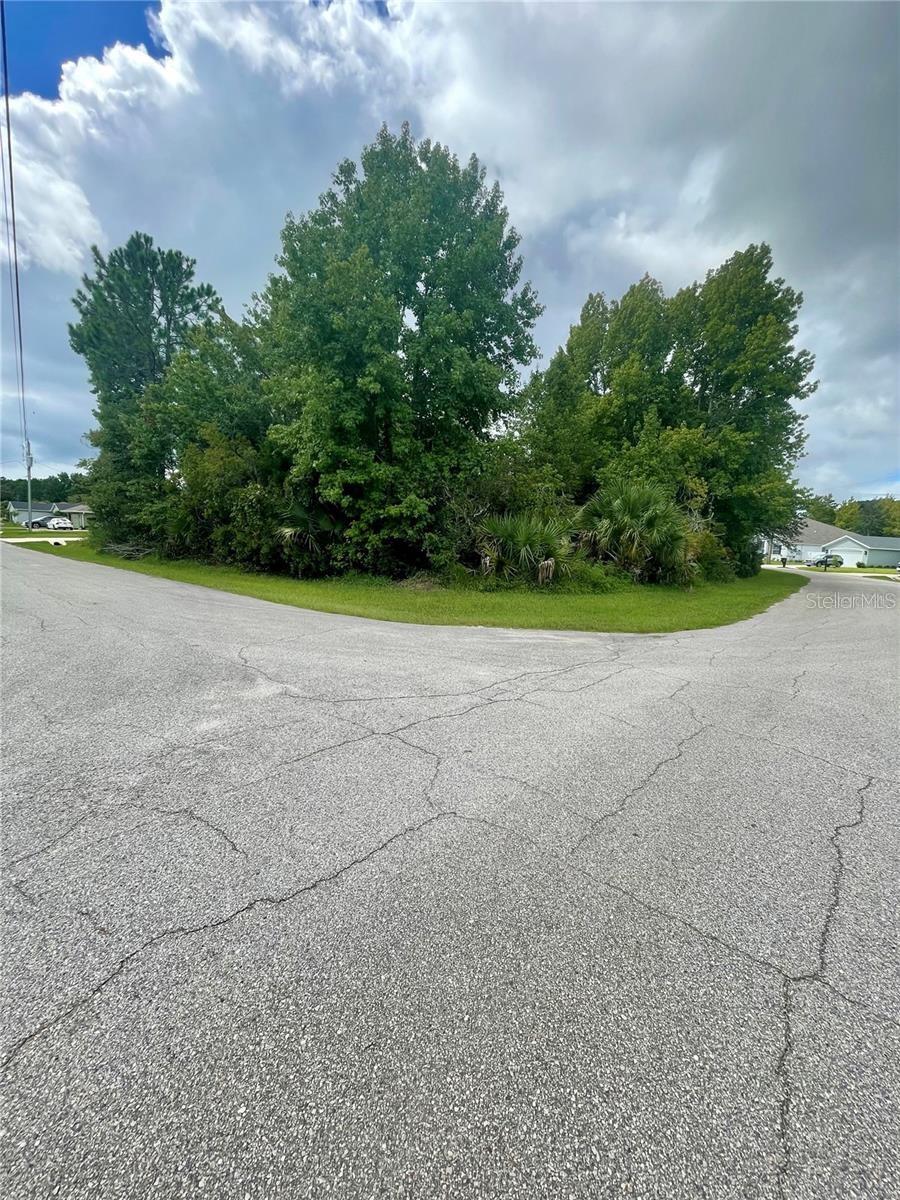 Image 4 of 14 For 2 Longview Lane
