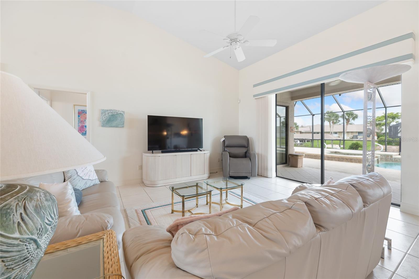 Image 12 of 47 For 20 Cedardale Court