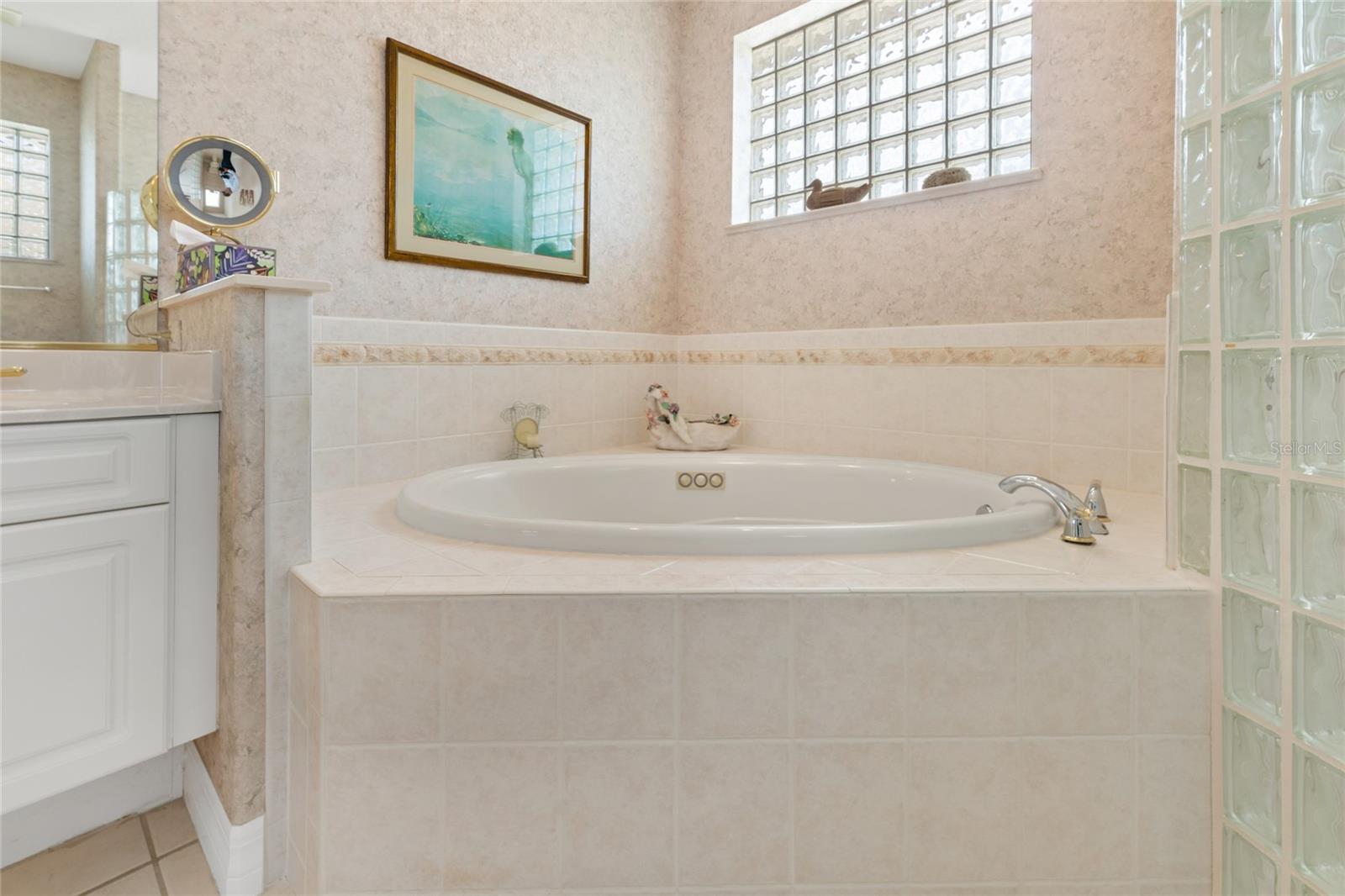Image 20 of 47 For 20 Cedardale Court