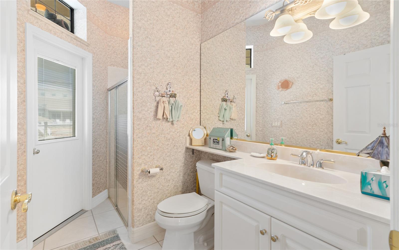 Image 33 of 47 For 20 Cedardale Court