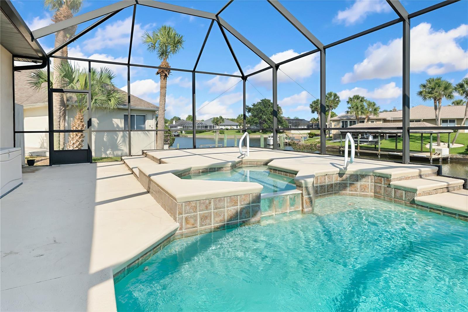 Image 4 of 47 For 20 Cedardale Court