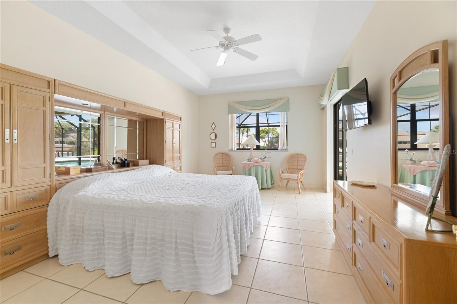 Image 7 of 47 For 20 Cedardale Court