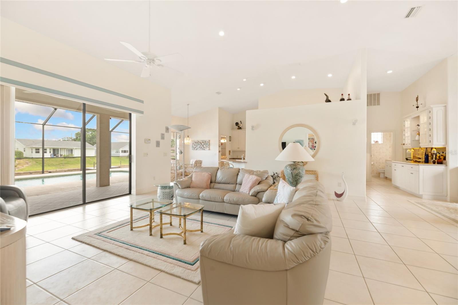 Image 8 of 47 For 20 Cedardale Court