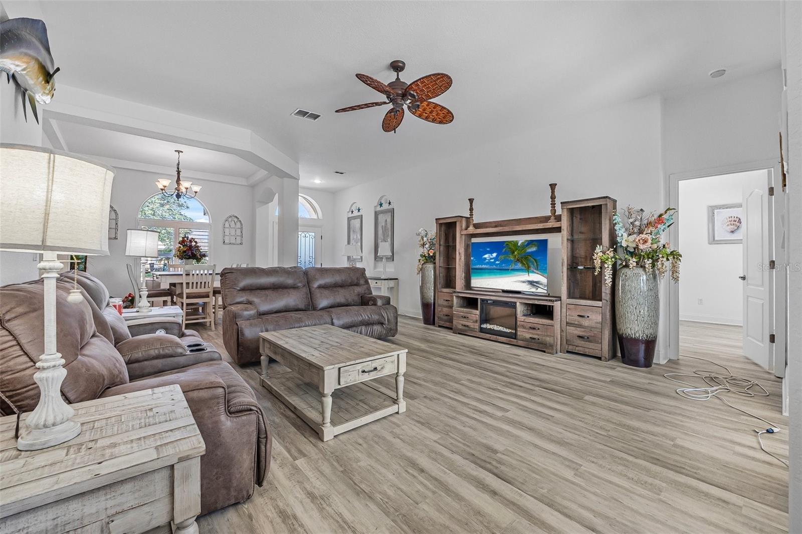 Image 13 of 42 For 3615 Marisol Court