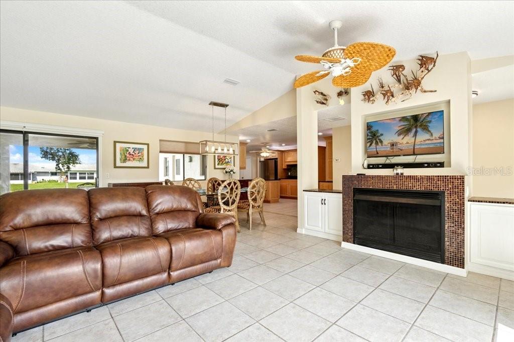 Image 12 of 38 For 16 Claymont Court S