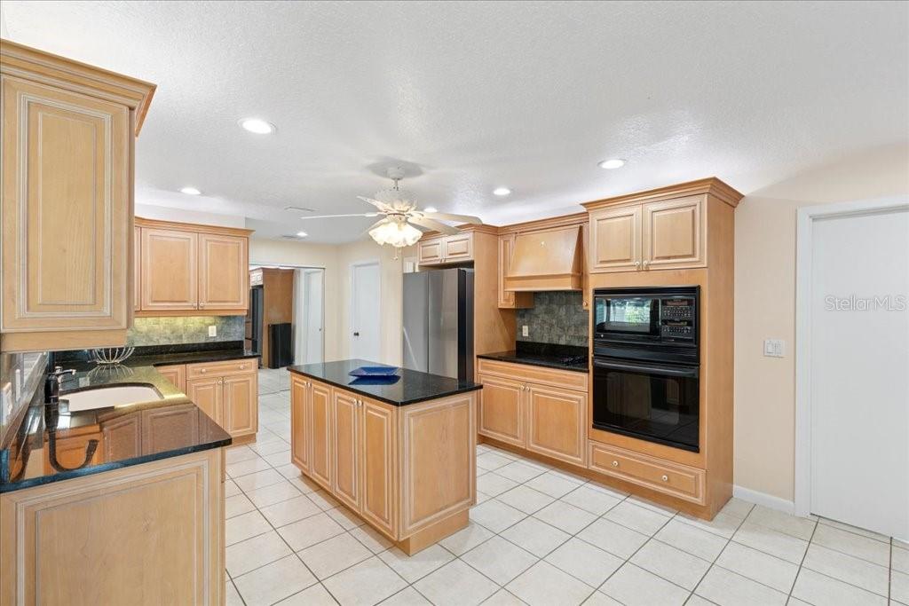 Image 16 of 38 For 16 Claymont Court S