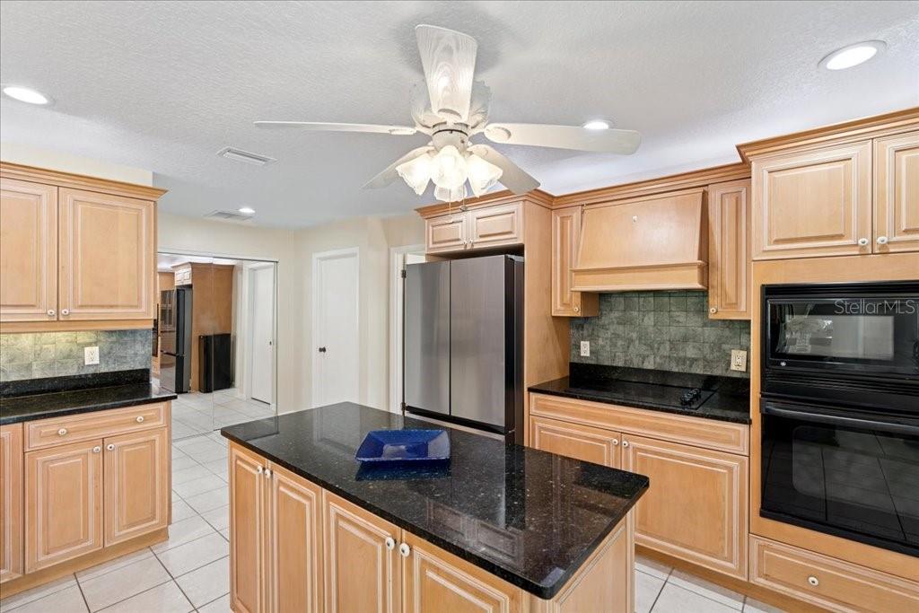 Image 17 of 38 For 16 Claymont Court S