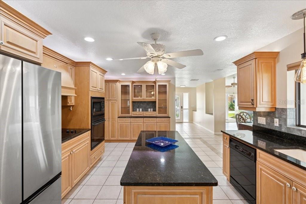 Image 18 of 38 For 16 Claymont Court S