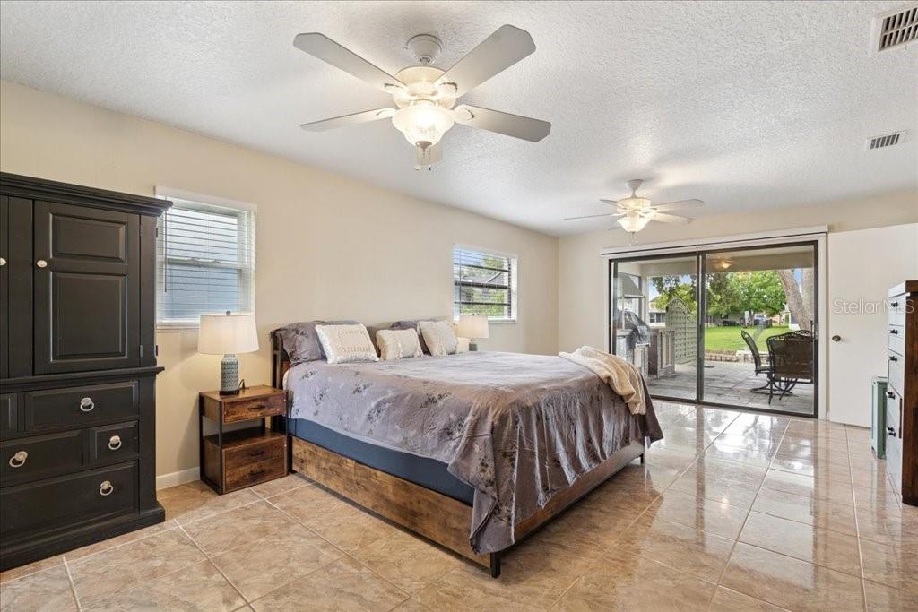 Image 21 of 38 For 16 Claymont Court S