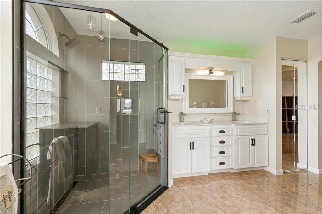 Image 23 of 38 For 16 Claymont Court S