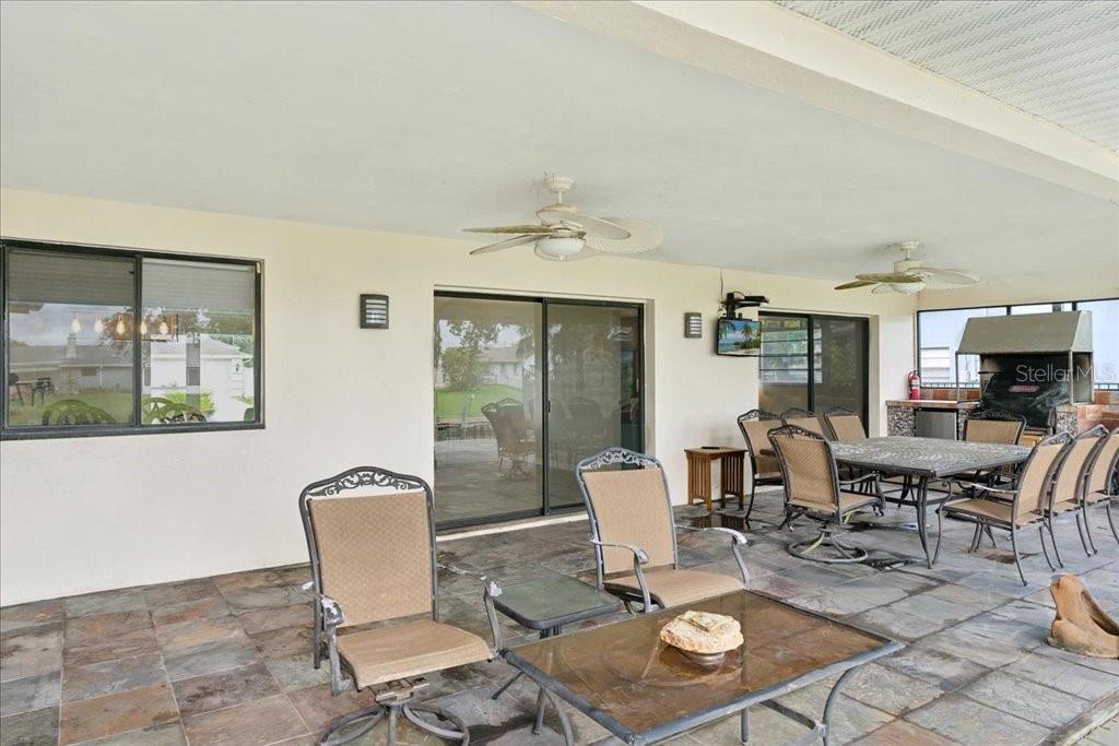 Image 29 of 38 For 16 Claymont Court S