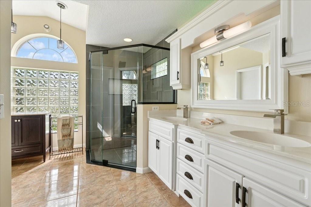 Image 5 of 38 For 16 Claymont Court S