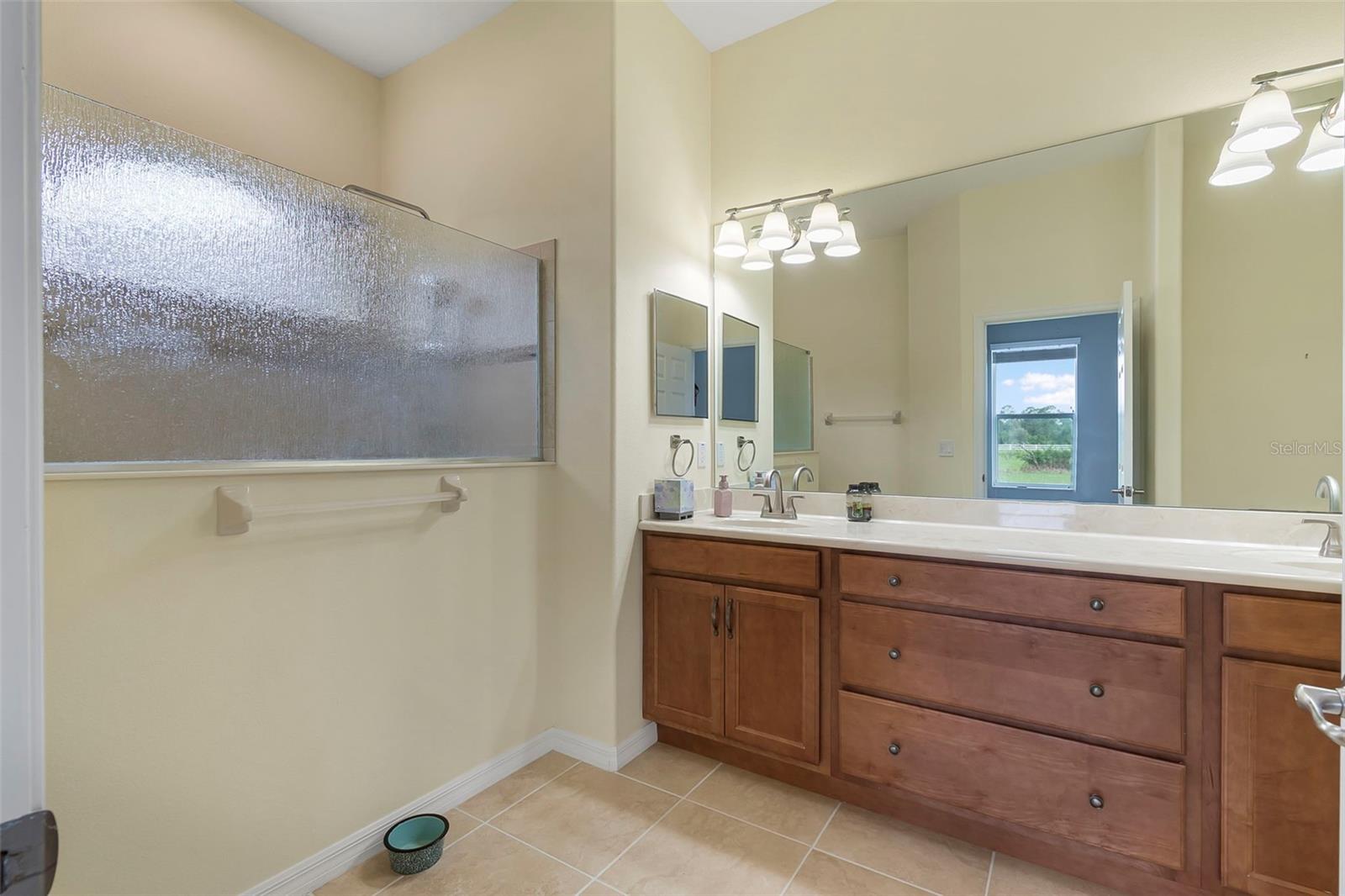 Image 21 of 40 For 3345 Tesoro Circle