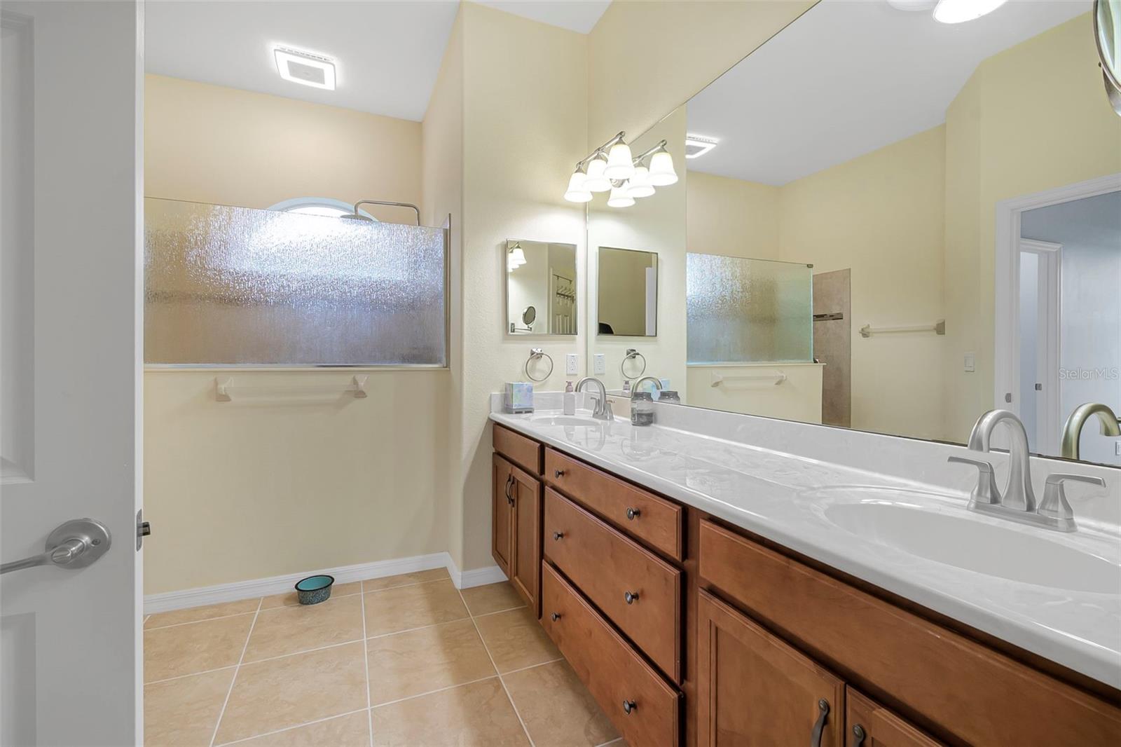 Image 22 of 40 For 3345 Tesoro Circle