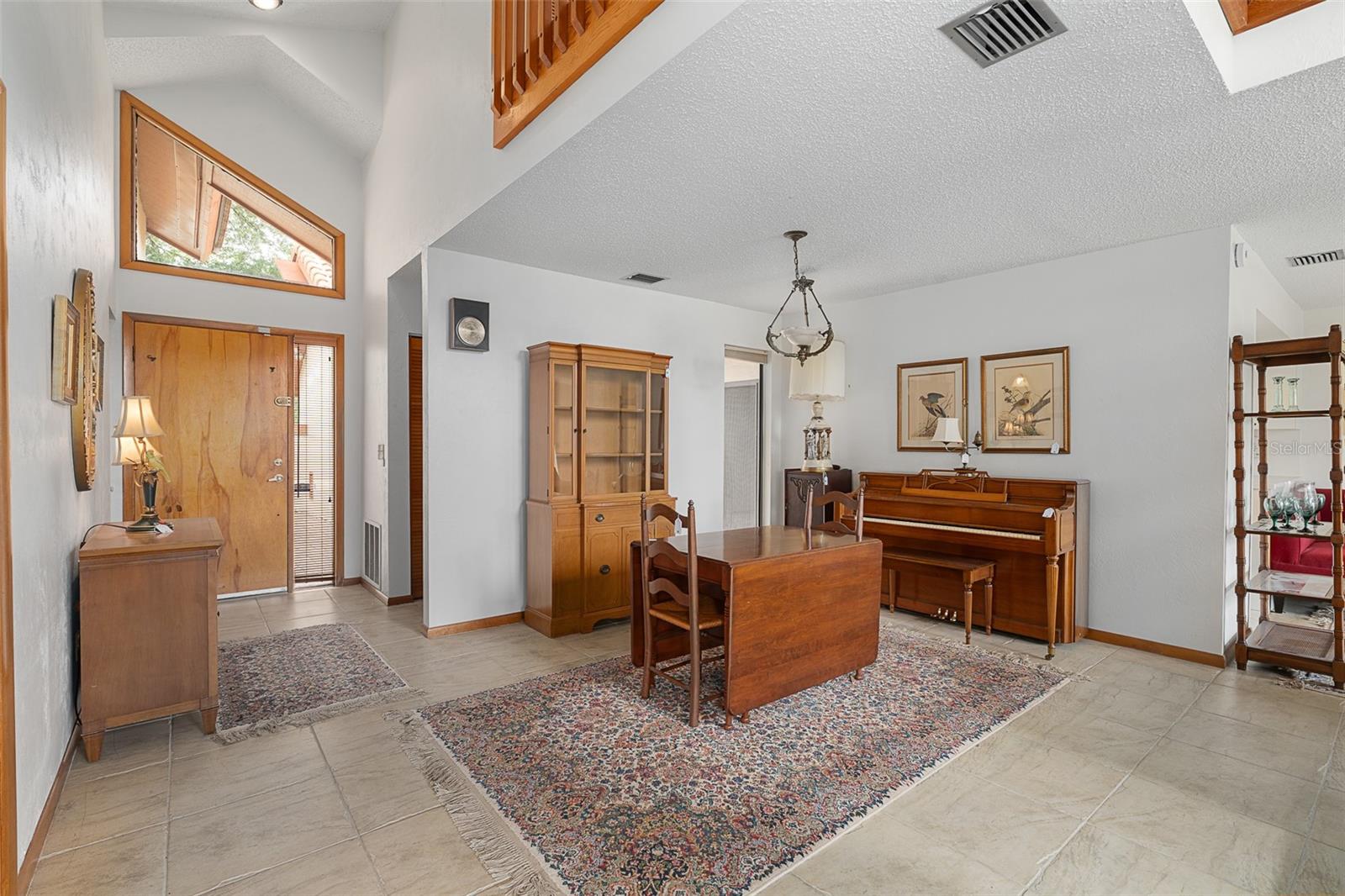 Image 7 of 54 For 55 Village Circle