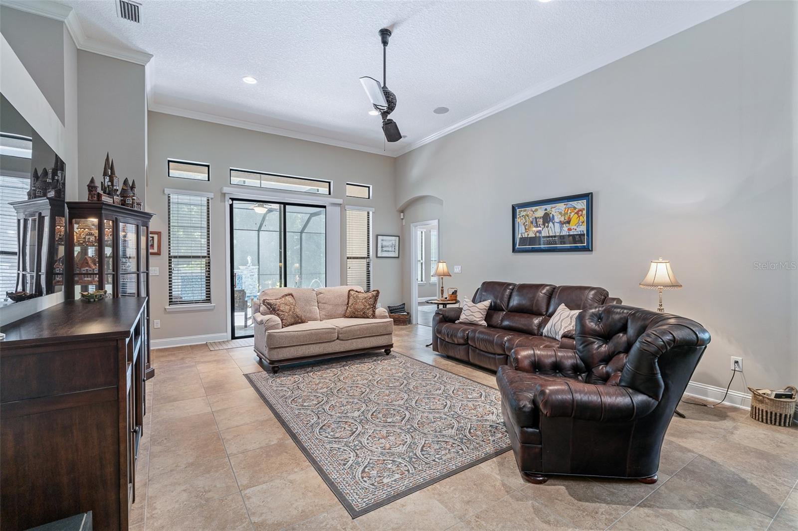 Image 13 of 55 For 2064 Crown Drive