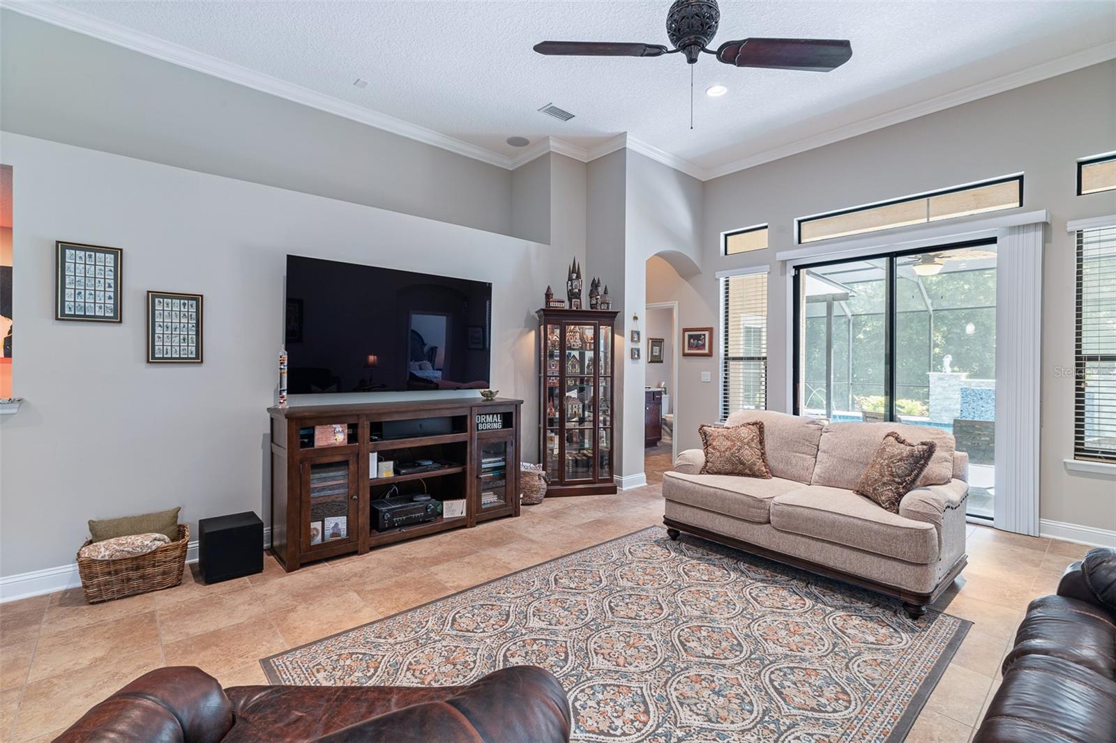 Image 14 of 55 For 2064 Crown Drive