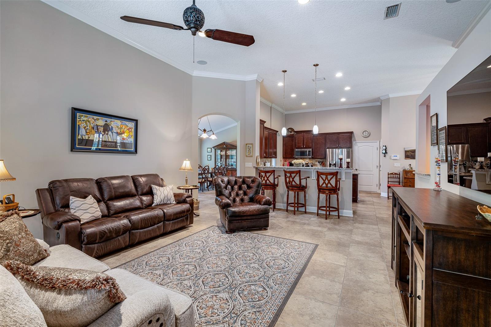 Image 16 of 55 For 2064 Crown Drive