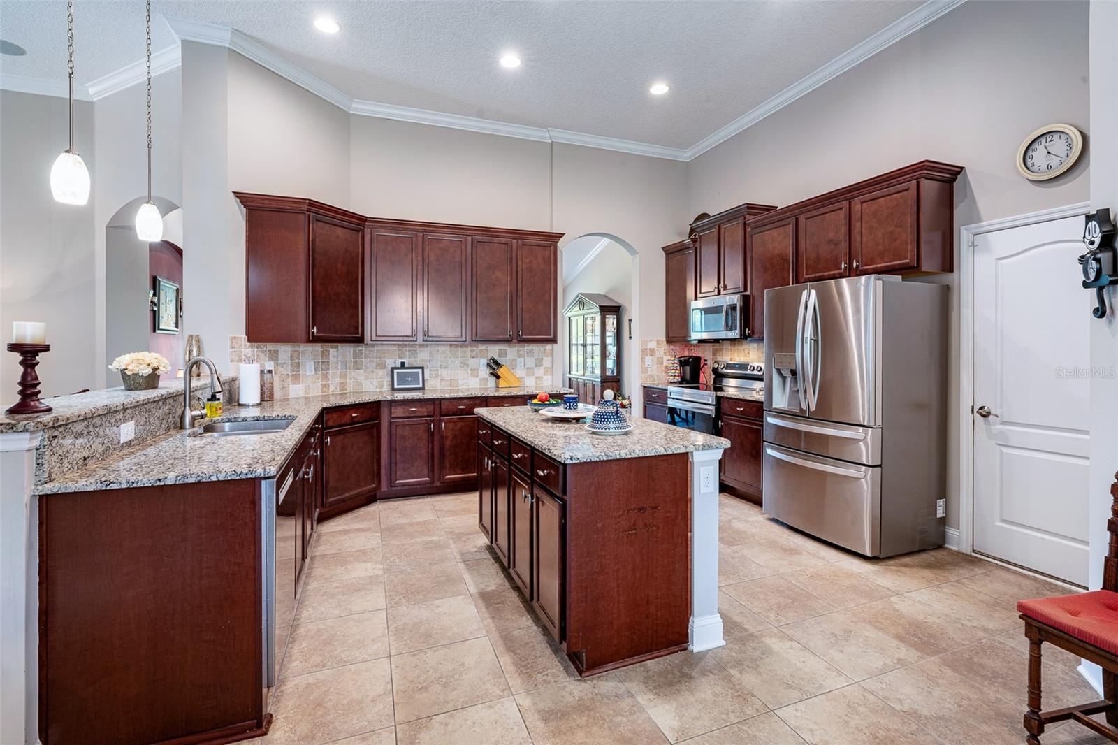 Image 17 of 55 For 2064 Crown Drive