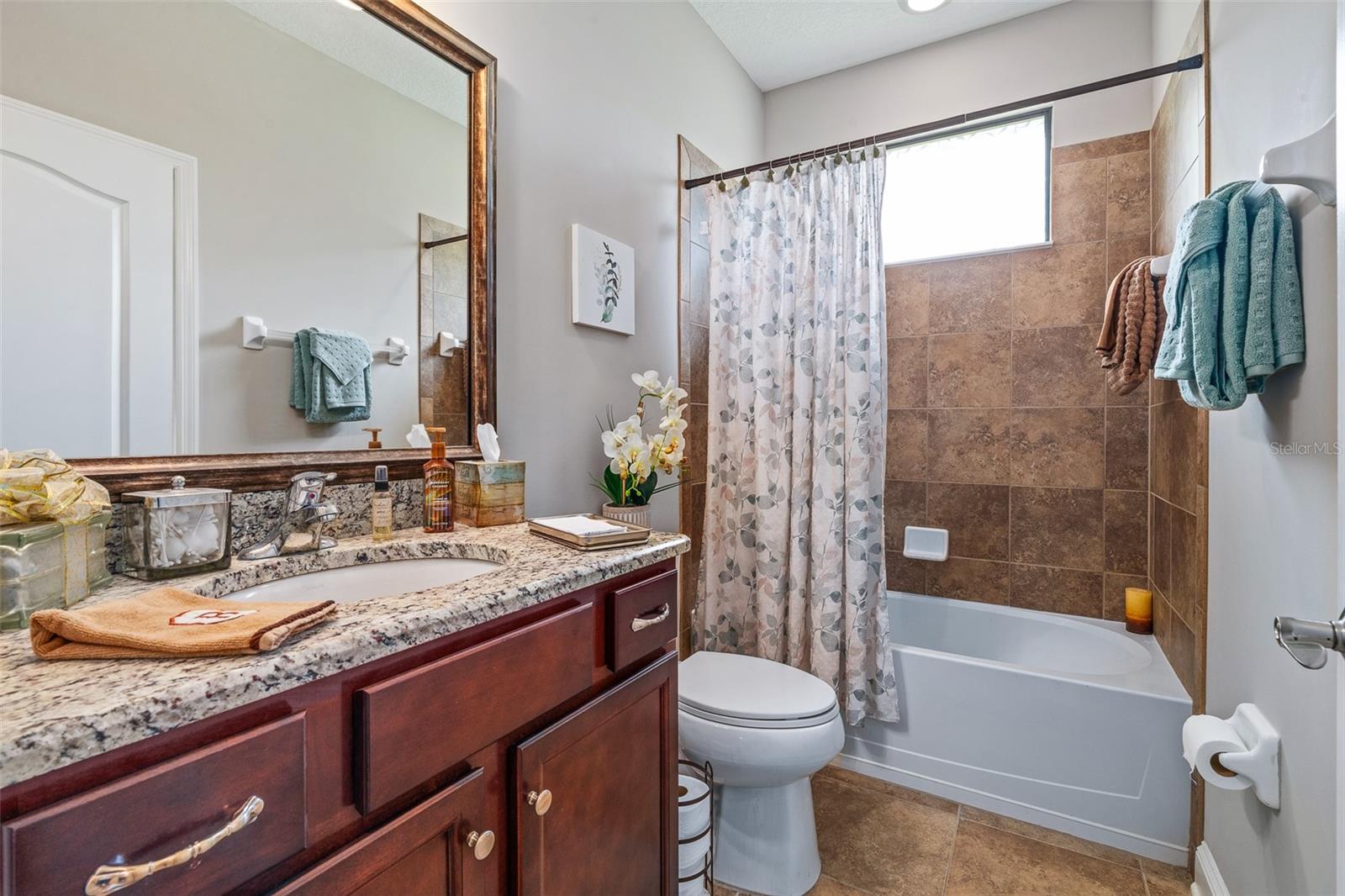Image 9 of 55 For 2064 Crown Drive