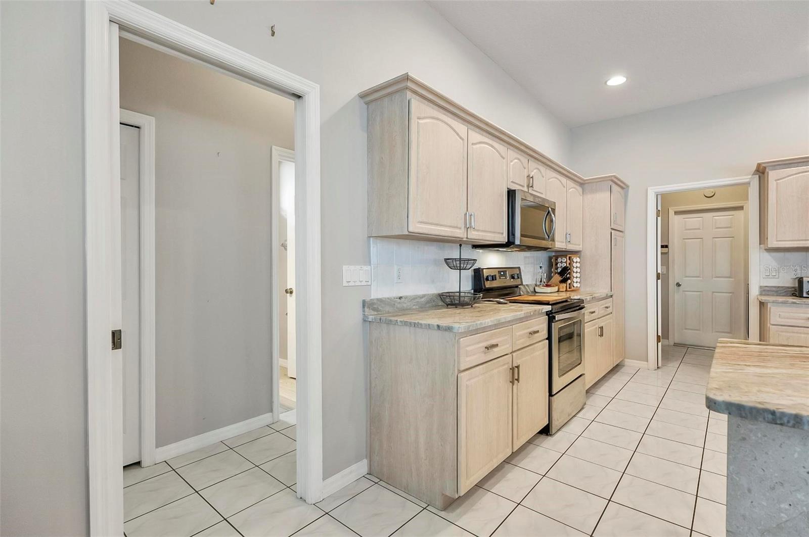 Image 31 of 76 For 80 Flemingwood Lane