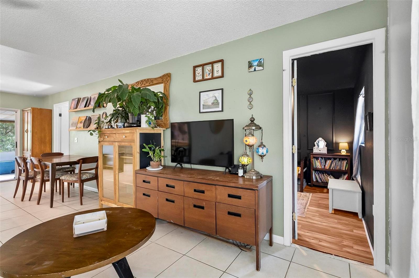 Image 10 of 43 For 2101 Almond Street