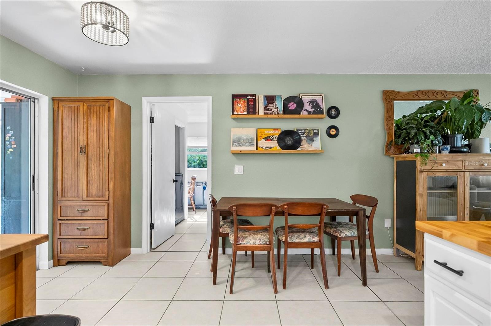 Image 15 of 43 For 2101 Almond Street