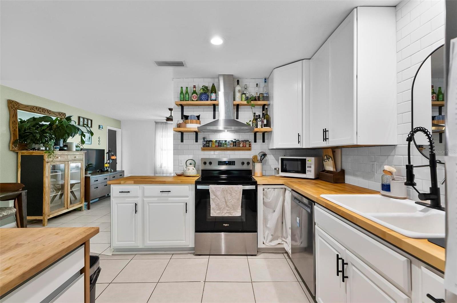 Image 16 of 43 For 2101 Almond Street