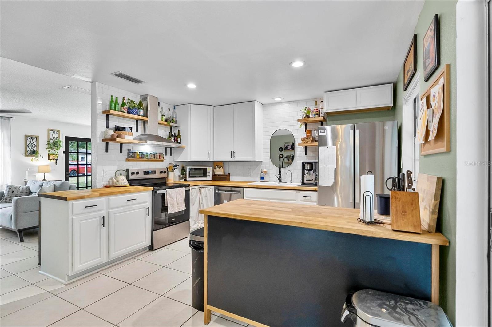 Image 21 of 43 For 2101 Almond Street