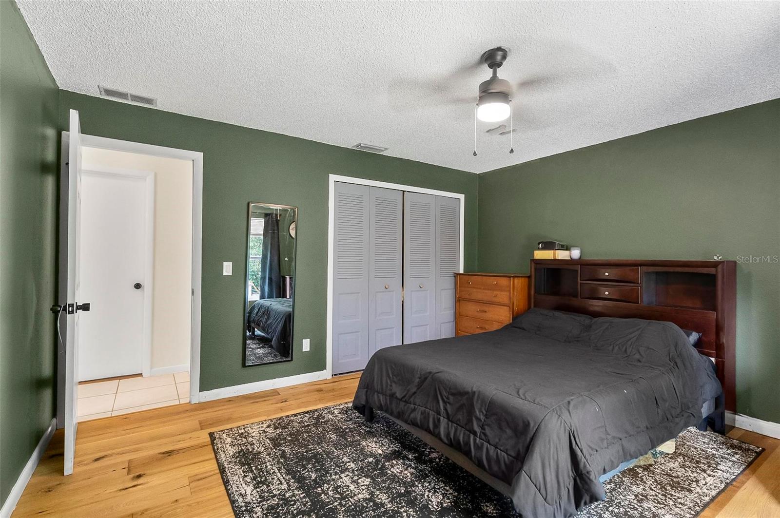 Image 27 of 43 For 2101 Almond Street