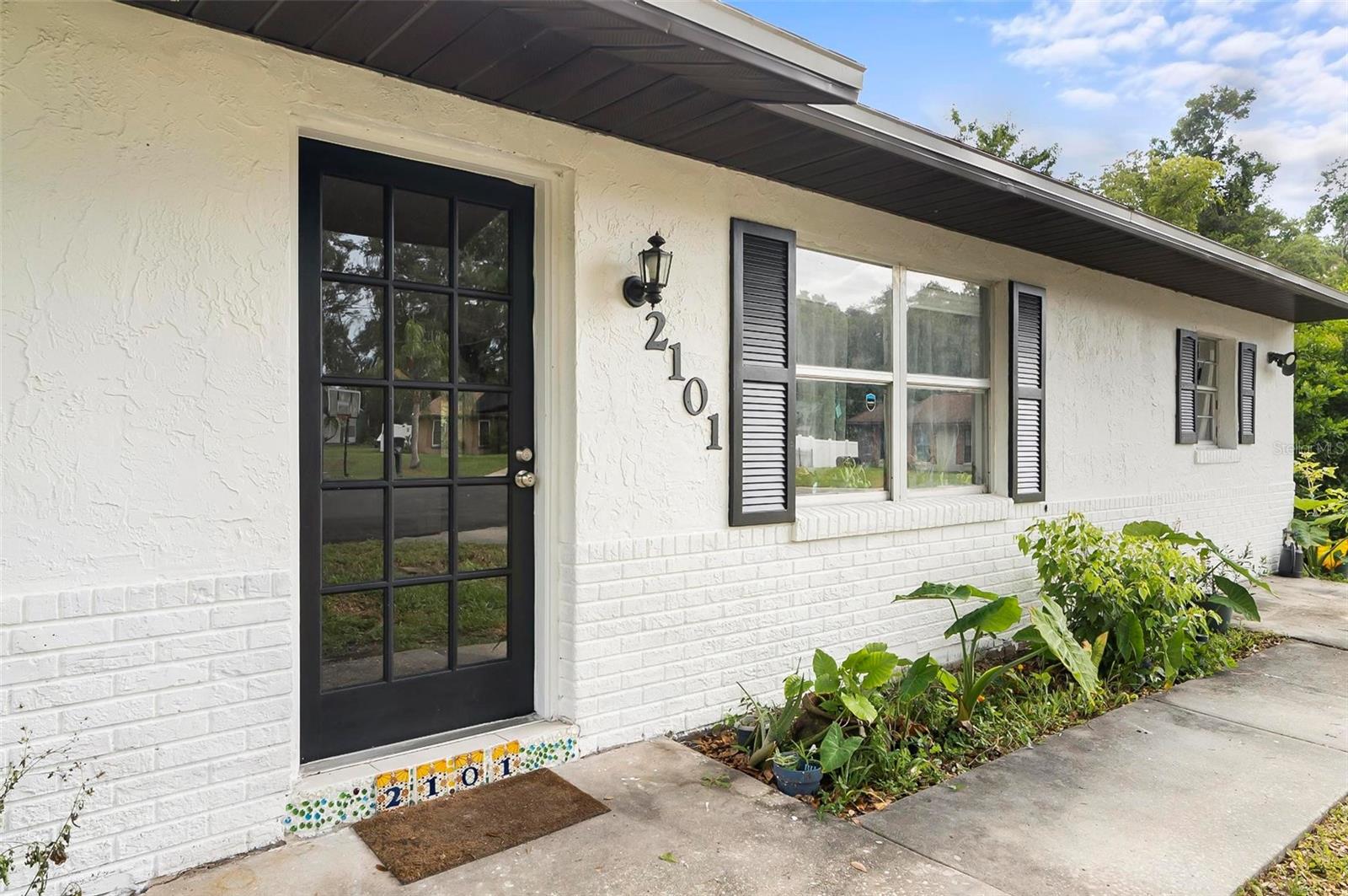 Image 3 of 43 For 2101 Almond Street