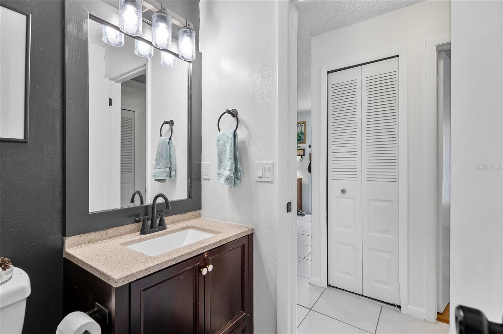 Image 30 of 43 For 2101 Almond Street