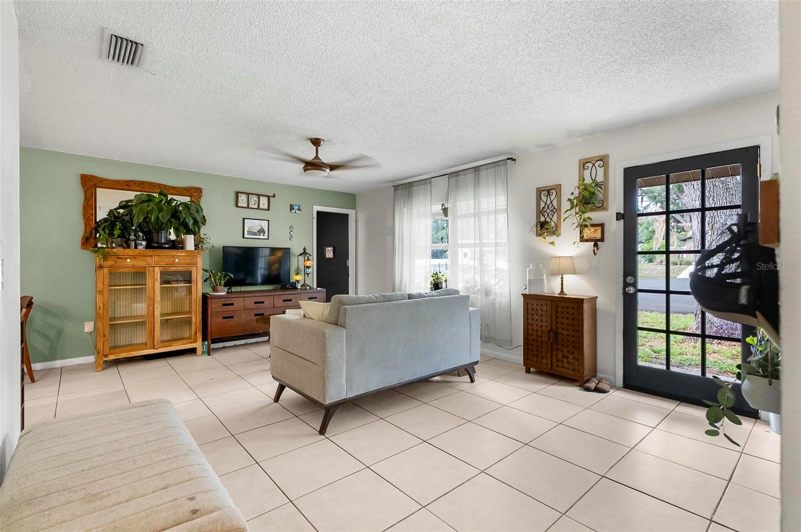 Image 6 of 43 For 2101 Almond Street