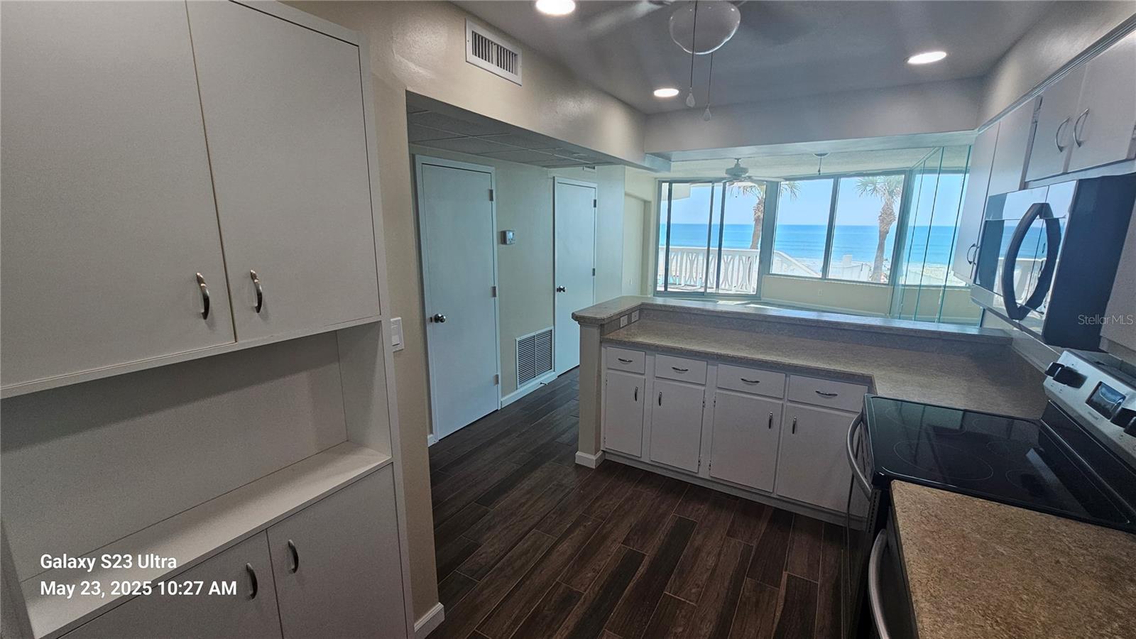 Image 6 of 17 For 1133 Ocean Shore Boulevard 105