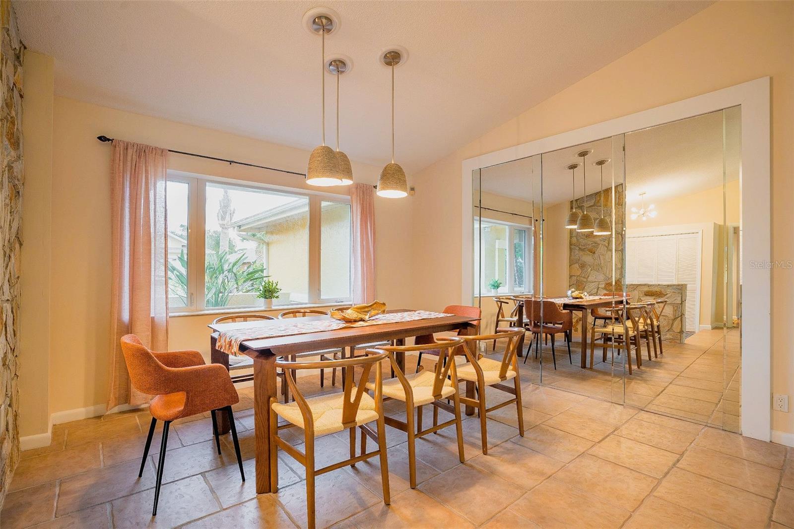 Image 13 of 49 For 29 Cherrytree Court