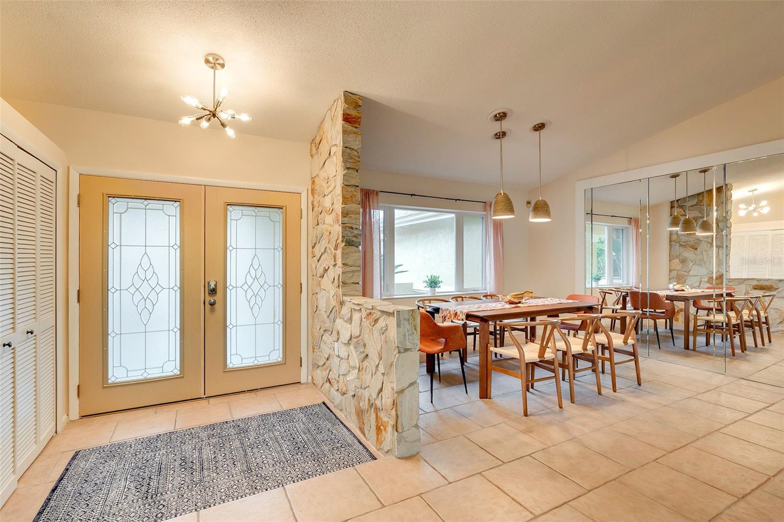 Image 15 of 49 For 29 Cherrytree Court
