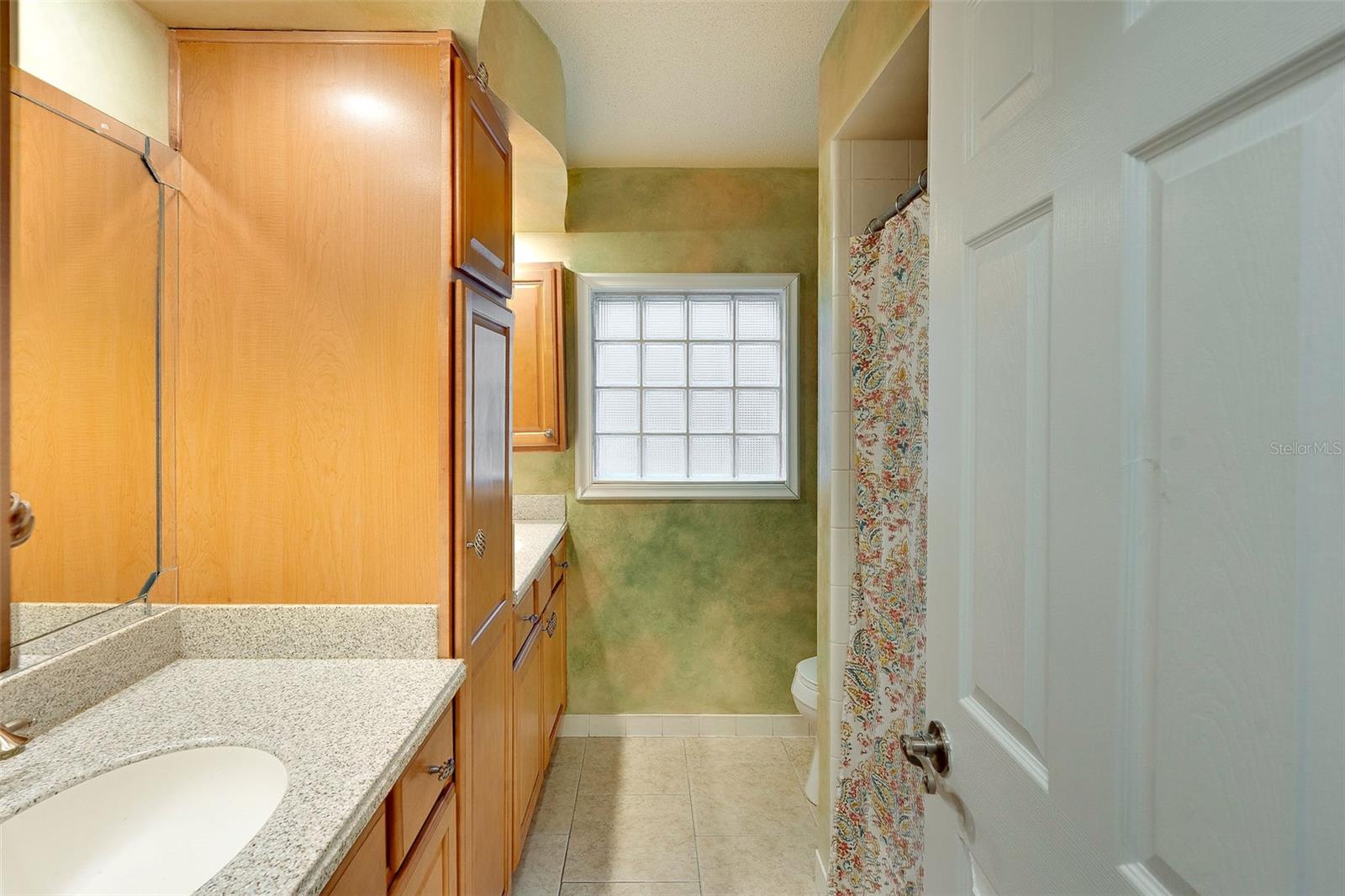 Image 31 of 49 For 29 Cherrytree Court